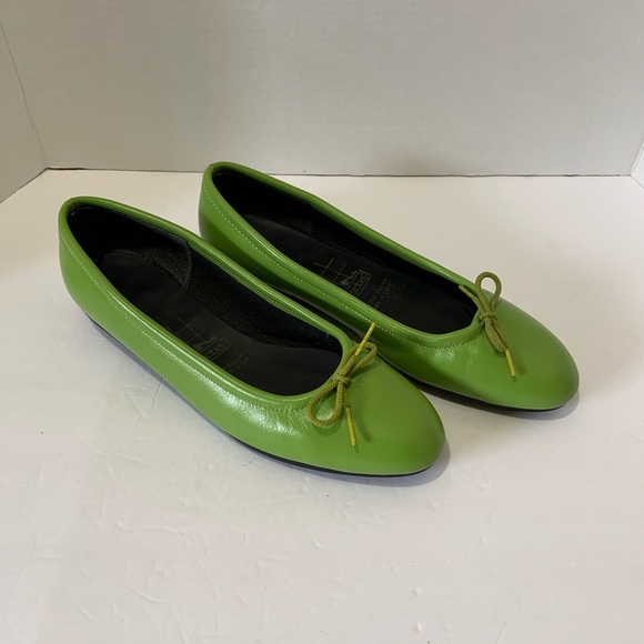 Tic Tac Toes Shoes - Tic Tac Toes Shoes, size 8 1/2 M